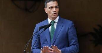 Spagna approva regolarizzazione di circa 500mila migranti senza documenti