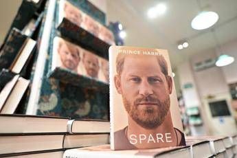 ‘Spare’ di Harry è il libro più letto… nei bagni di tutta la Gran Bretagna