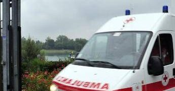 Stava montando delle luminarie, elettricista morto folgorato nel Reggino