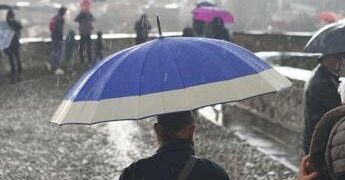 Stop al bel tempo, tornano gli acquazzoni nel Centro-Sud: le previsioni meteo