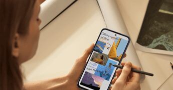 TCL e lo smartphone con lo schermo di carta: innovazioni e benessere