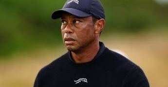 Tiger Woods arrestato dopo incidente d’auto, il suv si ribalta