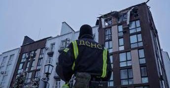 Ucraina, missili e droni sulle città: 5 morti a Kharkiv