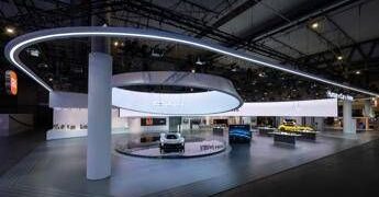 Xiaomi, l’IA esce dallo schermo per arrivare in casa e in auto