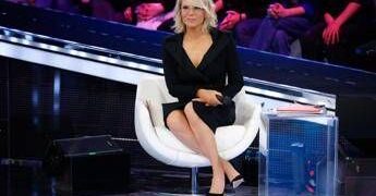 Amici, oggi sabato 11 aprile: gli ospiti e le anticipazioni