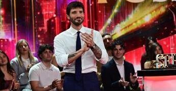 ‘Anche Stasera tutto è possibile’, oggi puntata speciale dello show condotto da De Martino