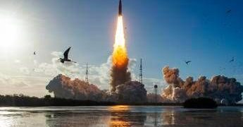 Artemis II, 54 anni dopo l’Apollo 17 l’America torna verso la Luna. E porta un pezzo d’Italia