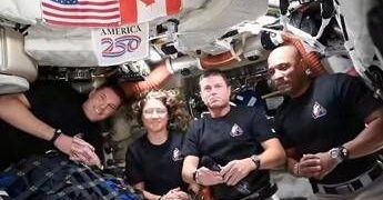 Artemis II, il messaggio di Trump: “Torneremo sulla Luna e poi dritti su Marte”