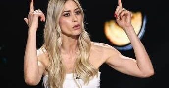 Belve, Elena Santarelli delusa da Chiara Ferragni: “Le sue scuse non me le bevo”