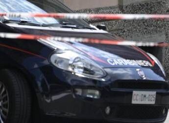 Bologna, marito e moglie trovati morti in casa: ipotesi omicidio-suicidio