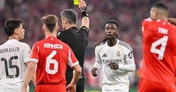 Camavinga espulso, caos in Bayern Monaco-Real Madrid. In Spagna: “Ingiustizia”