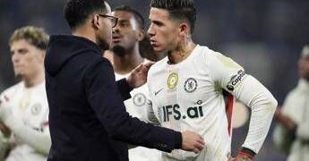Caos Chelsea, Enzo Fernandez messo fuori rosa per una frase: cos’è successo