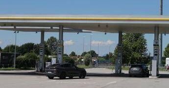 Carburanti, in aree di servizio Concessioni Autostradali Venete sconto di 5 centesimi per litro