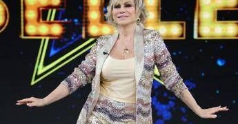 Carmen Russo: “Io al Gf Vip? Volentieri. De Martino? Bravissimo, ma amo mio marito”