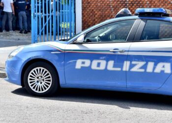 Caserta, 14enne accoltellato a scuola: arrestato coetaneo