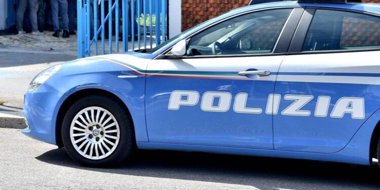 Caserta, 14enne accoltellato a scuola: arrestato coetaneo