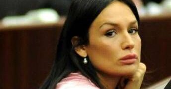 Caso Ruby, ‘Mi Manda Rai3’: Nicole Minetti graziata da Mattarella “per motivi umanitari”