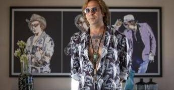 Checco Zalone arriva su Netflix con ‘Buen Camino’, l’annuncio con un video con tutti i suoi personaggi