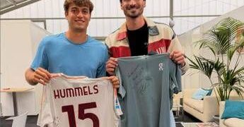 Cobolli, premio di consolazione a Monaco: scambia maglia con… Hummels