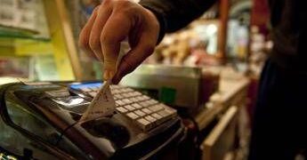 Collegamento Pos e registratore di cassa, cosa cambia: lunedì ultimo giorno per mettersi in regola