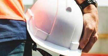 Incidenti sul lavoro, ora il rischio corre sulle strade: Roma capitale degli infortuni