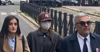 Indagine su famiglia Caroccia, oggi interrogatori in procura. La difesa: “Delmastro unico a tendere mano”