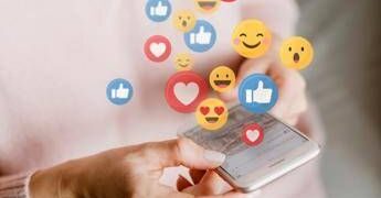 Influencer, la carica dei 40mila: dalla moda al food, fatturano in media 21mila euro all’anno