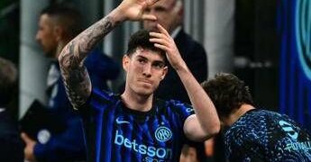 Inter, Ambrosini contro i fischi a Bastoni: “Facciamola finita”