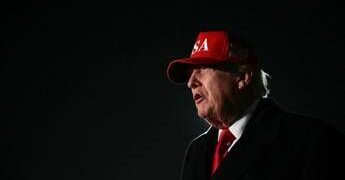 Iran, Trump attacca Papa Leone: “Un debole, in Vaticano solo grazie a me”