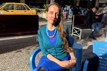 Iraq, Kataeb Hezbollah annuncia: “Rilasciata la giornalista Shelly Kittleson”