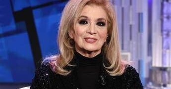 Iva Zanicchi e la caduta, il racconto a Verissimo: “C’era un buco…”