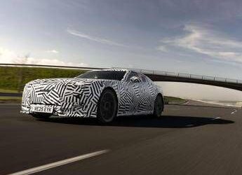 Jaguar rilancia la GT elettrica: DNA storico e oltre 1.000 CV