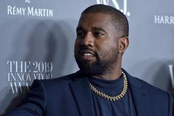 Kanye West, è polemica per lo show a Londra. Il rapper: “Pronto a incontrare comunità ebraica”