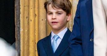 Louis compie 8 anni, William e Kate lo celebrano con foto e video inediti