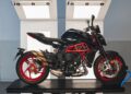 MV Agusta, la Brutale 800 si veste di “Nero Carbonio”