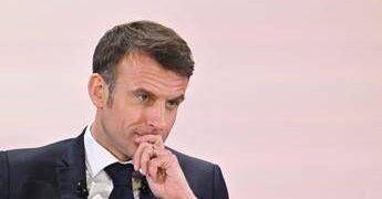 Macron, addio alla politica: “Lascio quando scade mandato da presidente”