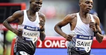 Maratona di Londra, Sawe fa la storia: muro delle 2 ore abbattuto, nuovo record del mondo