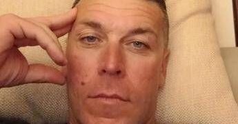 Massa, “Giacomo Bongiorni colpito anche mentre era a terra”: la ricostruzione del pestaggio