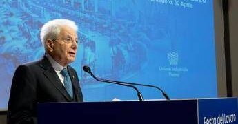 Mattarella: “Morti sul lavoro tributo inaccettabile, colmare il gap di genere”