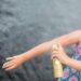 Melanoma, tre le mosse per prevenirlo. L’esperto: “La crema solare non basta”