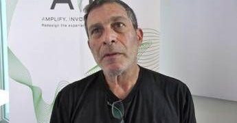 Miastenia gravis, l’artista Daniel Wurtzel: “Liberatorio accettare di non controllare tutto”