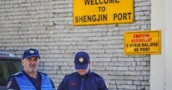Migranti, ministro Esteri Albania: “Accordo con Italia non verrà rinnovato”