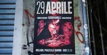 Milano, aggredito mentre strappava manifesti per Ramelli: 4 denunce