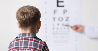 Miopia pediatrica, disponibile in Italia un collirio che la rallenta