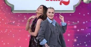 Oggi torna ‘Citofonare Rai 2’, gli ospiti e le novità nel cast fisso