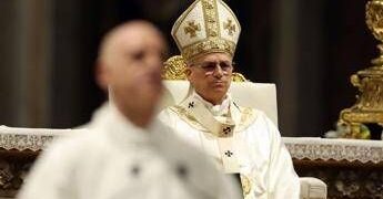 Papa Leone XIV alla sua prima veglia di Pasqua: “Non lasciamoci paralizzare dalle guerre”