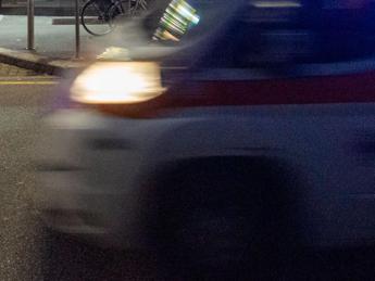 Pavia, senza luci e casco sul monopattino: muore investito ragazzo di 16 anni