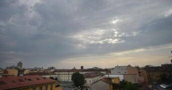 Piogge, vento e qualche temporale fino a mercoledì: poi svolta calda e anticipo d’estate