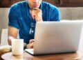 Più isolati con lo smart working, in uno studio l’impatto sul benessere mentale