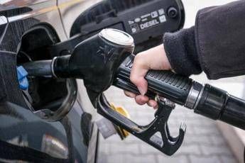 Prezzi carburanti sempre più su, benzina e diesel ancora in aumento